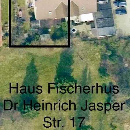 Christinas Fewo Fischerhus Mit 3 Schlafzimmer, Kueche, Wohnzimmer,badezimmer , Balkon U Garten U Parkplatz In Thiede 萨尔茨吉特