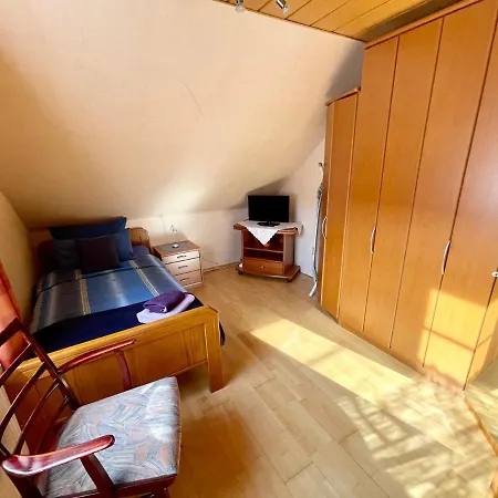 公寓 Christinas Fewo Fischerhus Mit 3 Schlafzimmer, Kueche, Wohnzimmer,badezimmer , Balkon U Garten U Parkplatz In Thiede 萨尔茨吉特