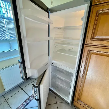 Christinas Fewo Fischerhus Mit 3 Schlafzimmer, Kueche, Wohnzimmer,badezimmer , Balkon U Garten U Parkplatz In Thiede 公寓 萨尔茨吉特