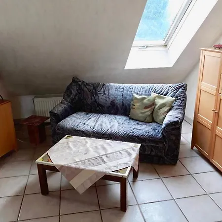 Christinas Fewo Fischerhus Mit 3 Schlafzimmer, Kueche, Wohnzimmer,badezimmer , Balkon U Garten U Parkplatz In Thiede *
