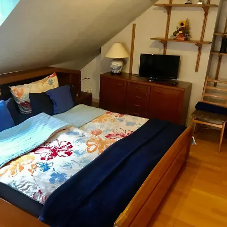 Christinas Fewo Fischerhus Mit 3 Schlafzimmer, Kueche, Wohnzimmer,badezimmer , Balkon U Garten U Parkplatz In Thiede 公寓