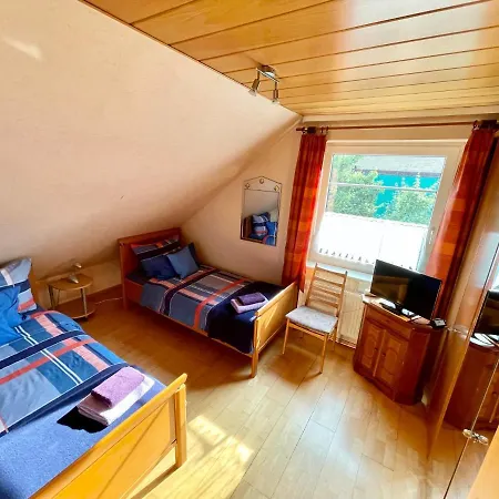 公寓 Christinas Fewo Fischerhus Mit 3 Schlafzimmer, Kueche, Wohnzimmer,badezimmer , Balkon U Garten U Parkplatz In Thiede